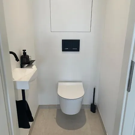 Nouvelle Construction Dans Le Village De Fays * 테욱스